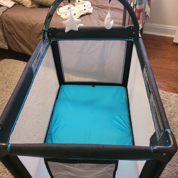 Harmony Play & Go Deluxe Playard, - Picture 1 of 5